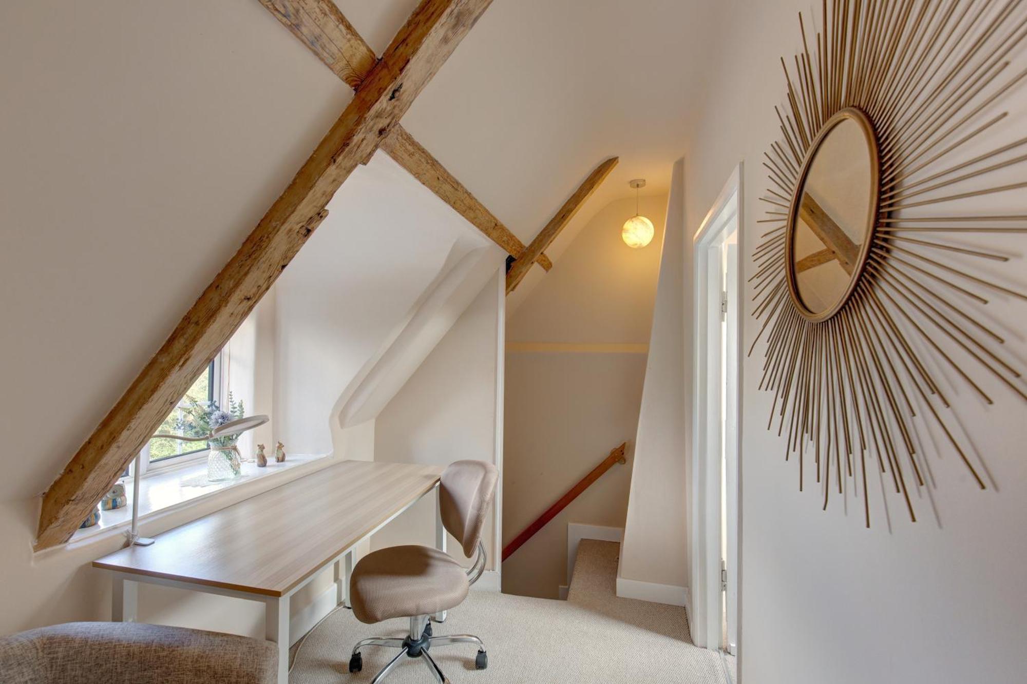 Fayette Sleeps 4, 2 Bedrooms, Cute Garden Holiday home North Creake
