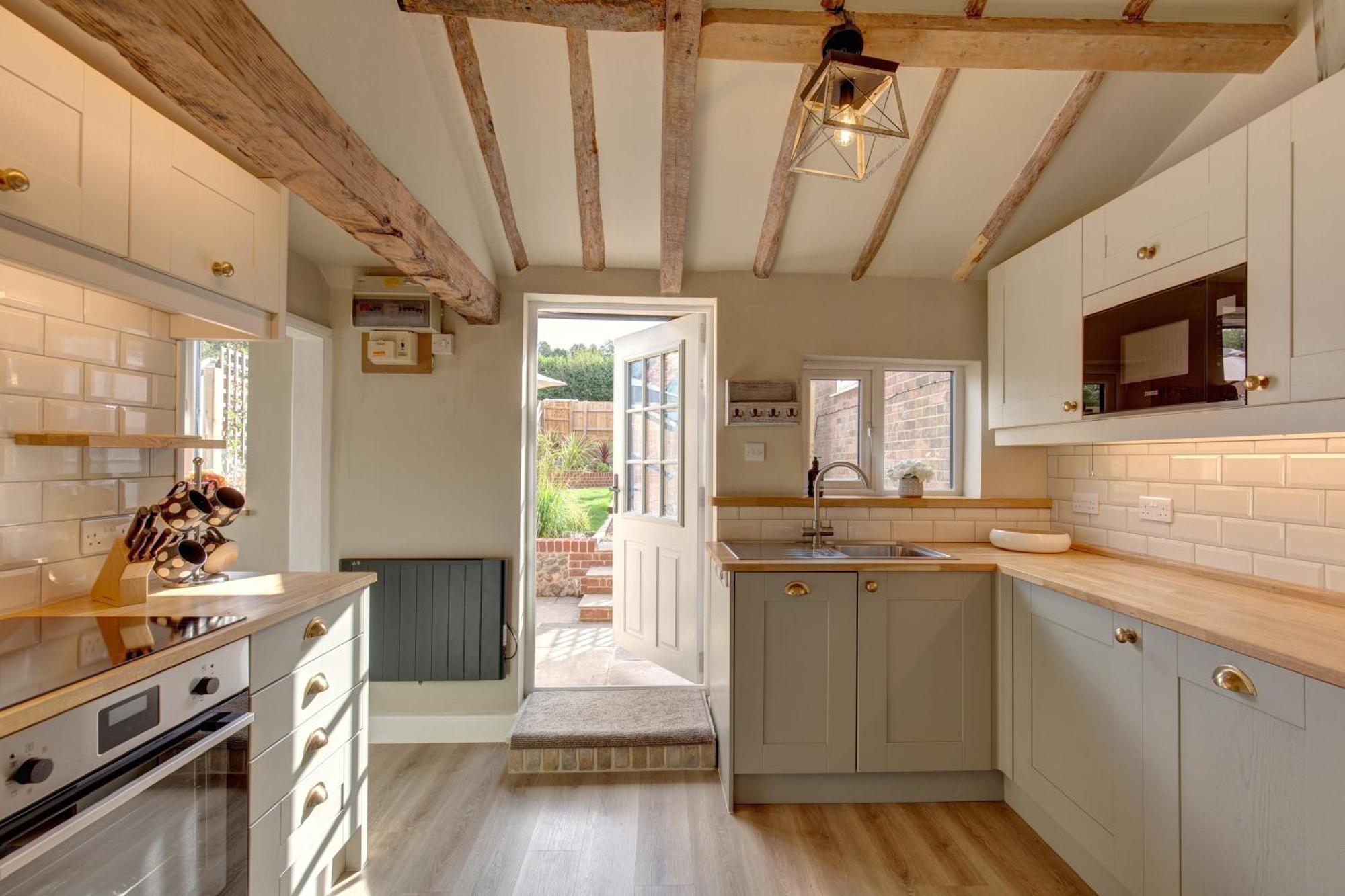 Fayette Sleeps 4, 2 Bedrooms, Cute Garden * North Creake